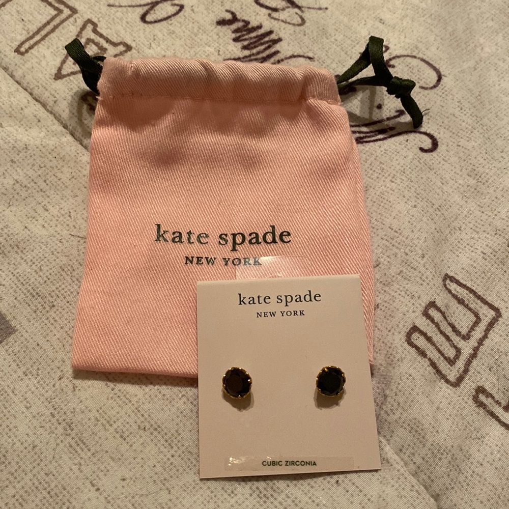 BLACK KATE SPADE STUD EARRINGS ♠️